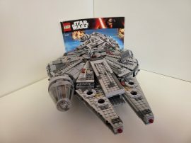 LEGO Star Wars - Millennium Falcon (75105) (katalógussal)