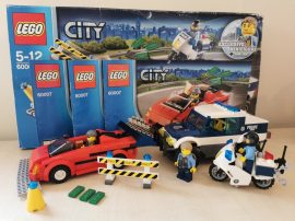  Lego City - Vakmerő száguldás 60007 (doboz+katalógus)
