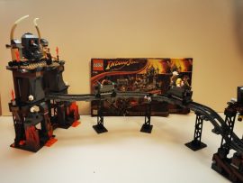 Lego Indiana Jones - Indiana Jones és a végzet temploma 7199 (katalógussal) 