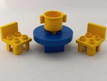 Lego Duplo asztal székkel edénnyel