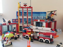 LEGO City - Tűzoltóállomás 60110 (katalógussal)