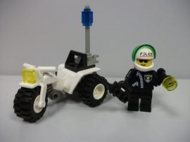Lego System - Motoros rendőr 6324