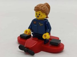 Lego Minifigura - Repülős lány (col382)