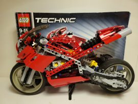 LEGO Technic - Street Bike (8420) (katalógussal, kicsi hiány) LEGO Technic - Street Bike (8420) (katalógussal, kicsi hiány)