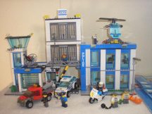 Lego City - Rendőrkapitányság, Rendőrség 60047