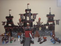   Lego Knights Kingdom II - Vár, Vladek sötét erődje 8877 dobozzal, katalógussal!