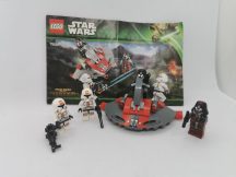   LEGO Star Wars - Republic Troopers vs Sith katonák 75001 (katalógussal)
