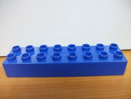 Lego Duplo 2*8 kocka (sárgult,egyik oldalán kicsi benyomódás,használatot nem befolyásol)