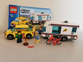 Lego City - Autó és lakókocsi 4435 (katalógussal)
