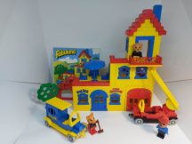   Lego Fabuland - Town Hall with Leonard Lion and Friends 350 katalógussal (óra matrica hiányzik)