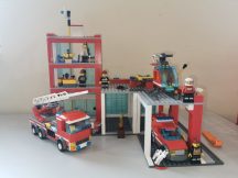   Lego City - Tűzoltóállomás 60004 (katalógussal, 2 db katalógus hiányzik)