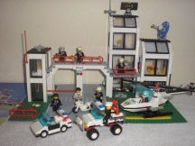 LEGO System -  Belvárosi Rendőrkapitányság 6398
