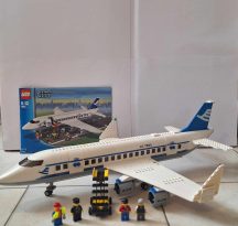 Lego City- Utasszállító repülő 7893 (katalógus)