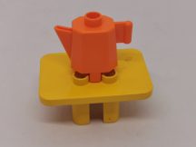 Lego Duplo asztal kancsóval