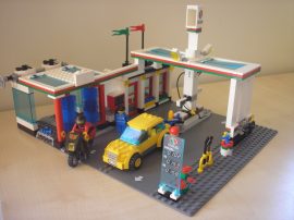 Lego City - Benzinkút 7993 (katalógussal)