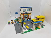 Lego City- 60329 Tanítási nap (katalógus+matricák)