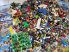 9 kg ömlesztett, vegyes, kilós lego csomag (Creator, Star wars, City) több mint 80 db figurával, katalógusokkal