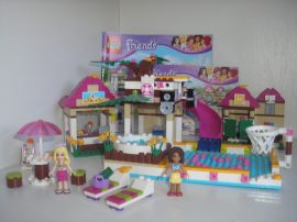 Lego Friends - Heartlake City uszoda 41008 (doboz+katalógus)