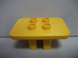  Lego Duplo asztal (közép sárga)