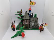   Lego Castle - Dark Dragon's Den 6076 (1 zászló hiány)