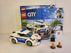 LEGO City: Rendőrségi járőrkocsi 60239 (doboz+katalógus)