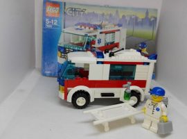 Lego City - Mentőautó 7890