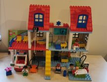 Lego Duplo  - Városi Kórház 5795 (katalógussal)