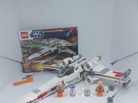 Lego Star Wars -  X-Wing Starfighter (9493) (katalógussal)