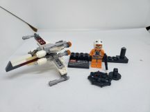   LEGO Star Wars - X-wing Starfighter és Yavin 4 bolygó 9677 (kicsi hiány)